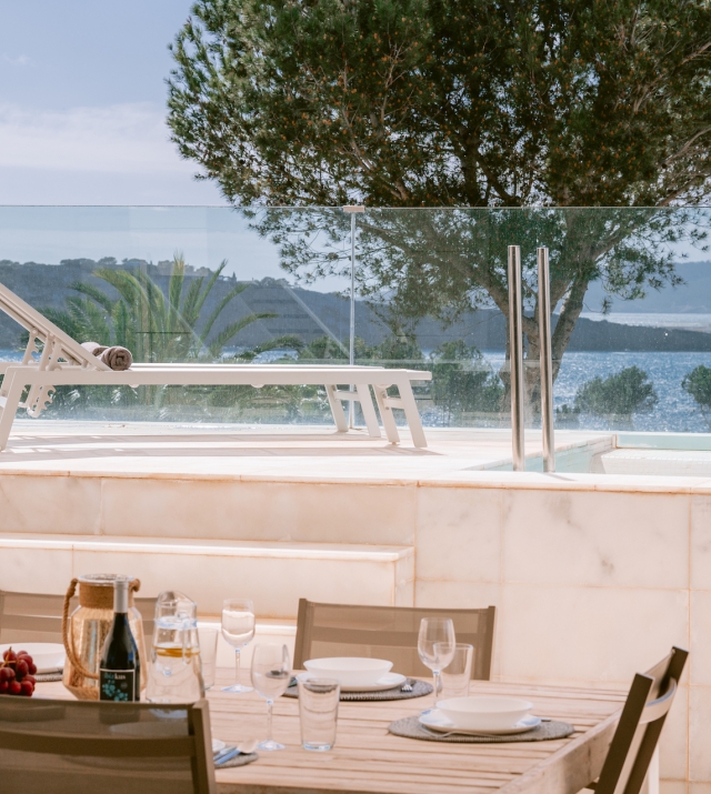 Resa Estates Talamanca for sale Pouet luxury dining and terrace.JPG